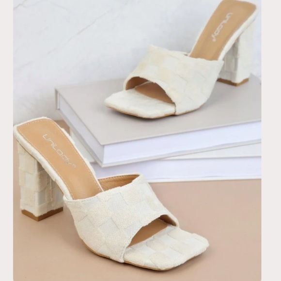 Cream Checkered Gingham Woven Block Heel Sandals – Size 8 - Picture 1 of 6